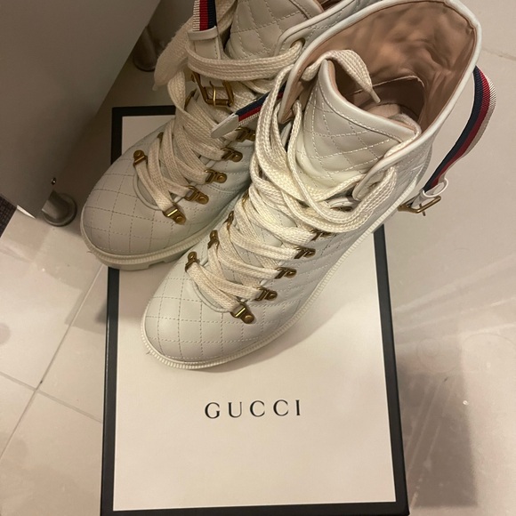White motto boots authentic Gucci/ box and dust bags - Picture 11 of 16